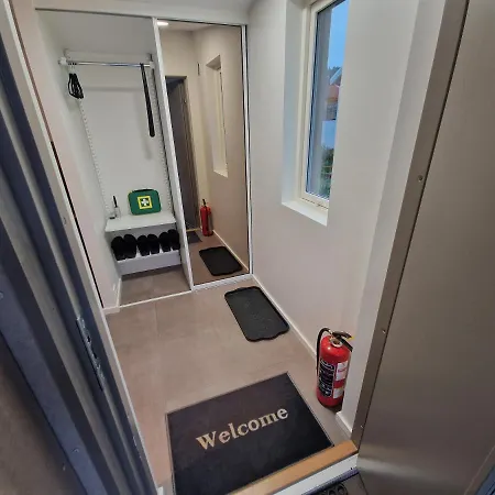 Northern Living 1 With Shared Bathroom Affittacamere *