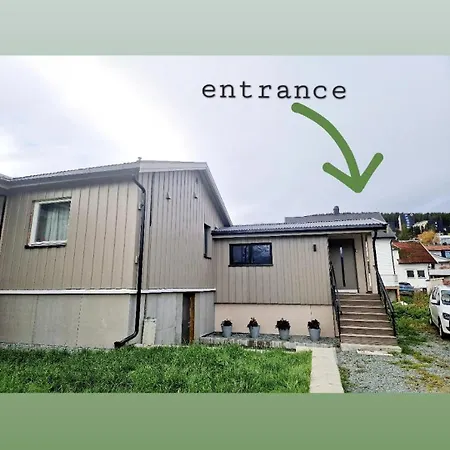 Northern Living 1 With Shared Bathroom 招待所 特罗姆瑟